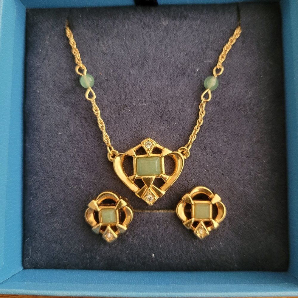 Vintage AVON faux Jade necklace and earrings set